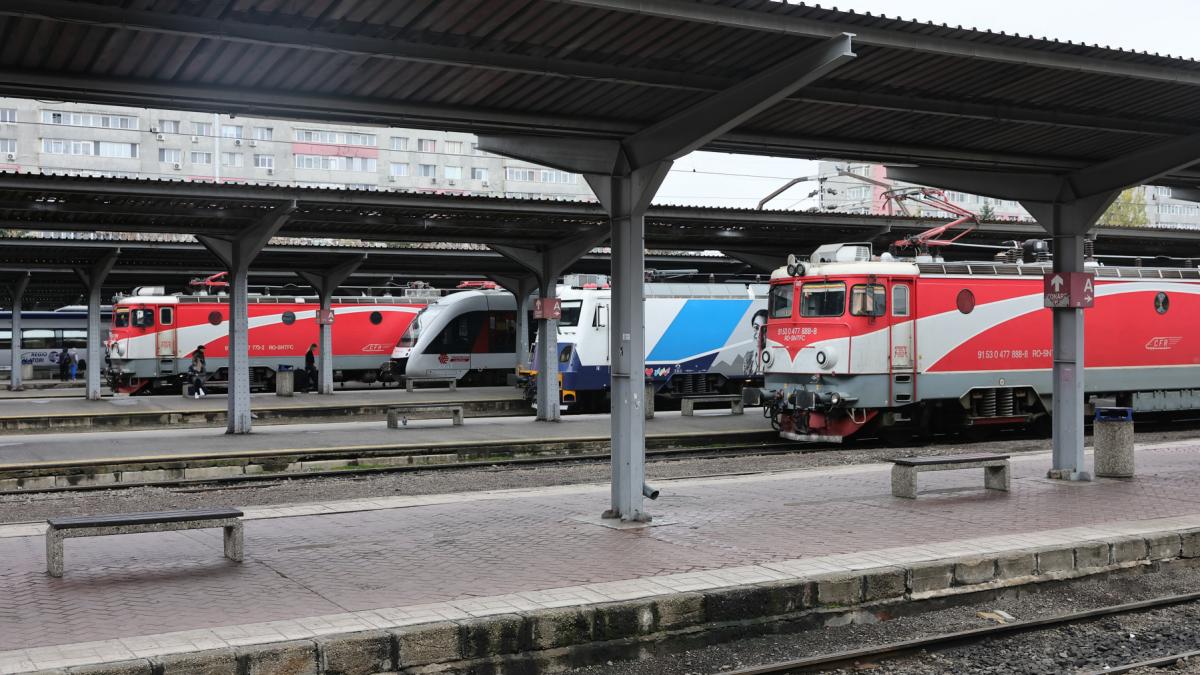 Transportul feroviar trece la ora de vara in noaptea de sambata spre duminica orarul trenurilor