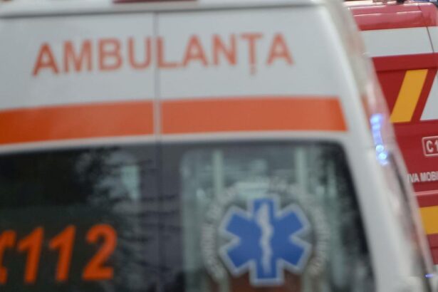 Un adolescent a fost electrocutat la Halta Chiajna dupa ce a urcat pe un tren de marfa