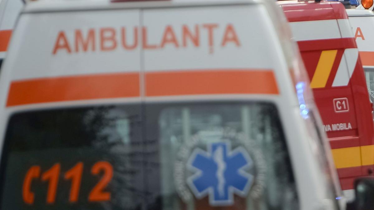 Un adolescent a fost electrocutat la Halta Chiajna dupa ce a urcat pe un tren de marfa