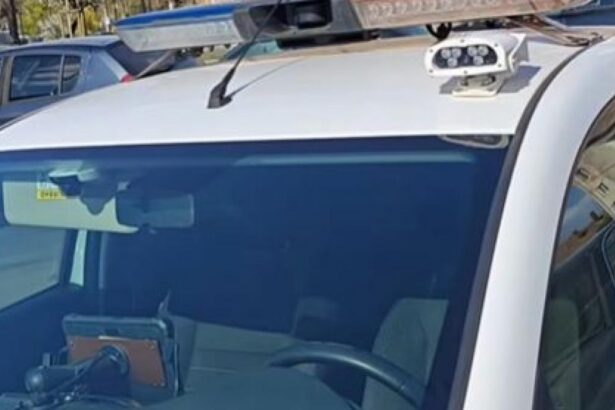 Un nou dispozitiv montat pe masinile Politiei scaneaza toate numerele de inmatriculare si verifica