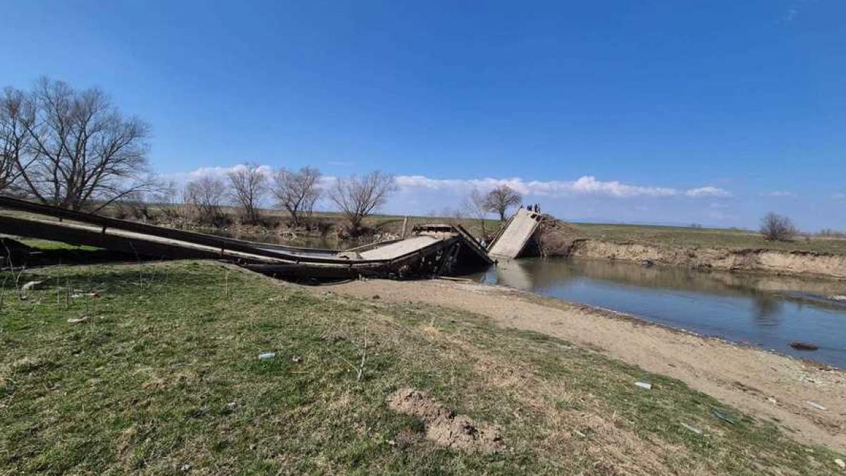 Un pod ce leaga judetele Covasna si Brasov s a prabusit iar traficul este