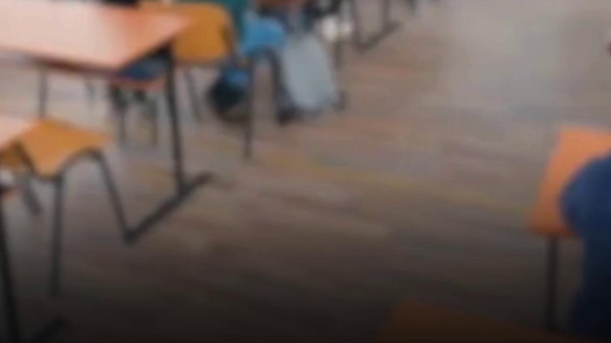 Un profesor de matematica absolvent la varsta de 55 de ani este acuzat ca foloseste Chat GPT in timpul lectiilor Elevii se amuza 1