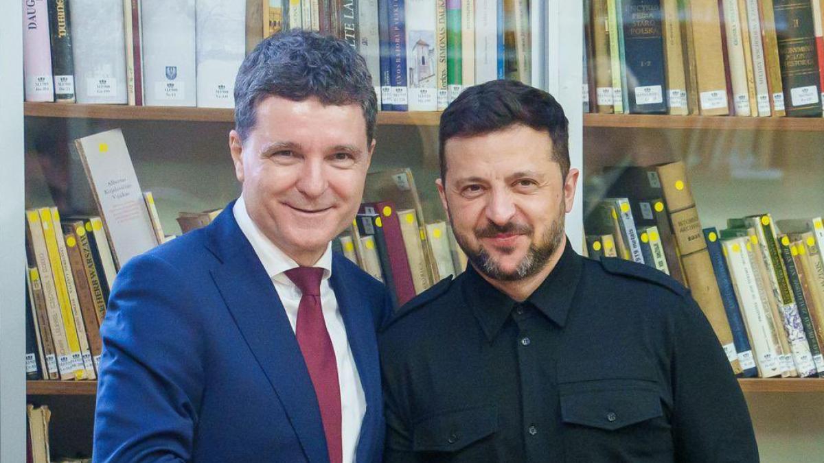 Volodimir Zelenski vine in vizita in Romania Nicusor Dan il va intampina la Palatul Cotroceni