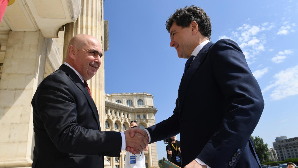 A reusit Nicusor Dan sa impiedice criza politica Bolojan Cu persoane cu alte interese este foarte greu sa