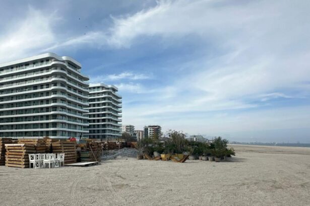 Amenajari ilegale pe plaja la Navodari inainte de Paste Inspectorii Apele Romane au aplicat o