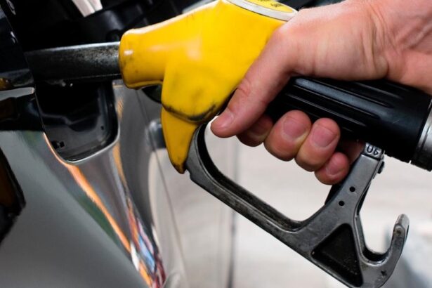 Bolojan a explicat de ce doar motorina se ieftineste nu si benzina sprijina economia companiile au