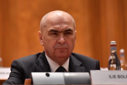 Bolojan anunta ca Romania va purta negocieri cu Pfizer pentru plata in rate a aproape 700 de milioane de euro