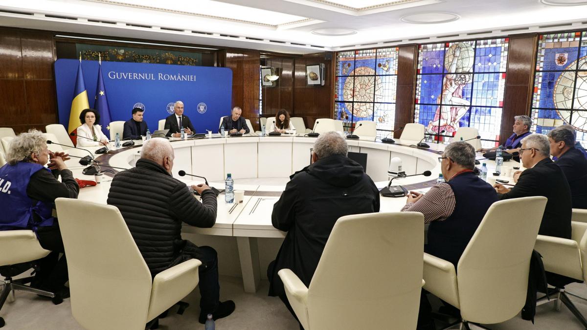 Consultari la Guvern cu sindicatele despre noua lege a salarizarii si pensiile militare Veniturile in