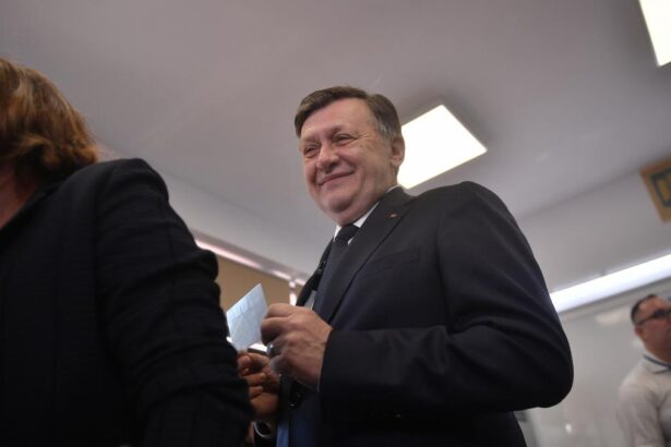 Crin Antonescu Nu pot sa nu laund un prim gest prezidential corect al lui Nicusor Dan