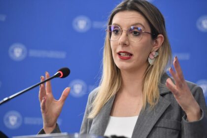 Diana Buzoianu anunta ca instanta a respins suspendarea reorganizarii Romsilva Continuam reforma