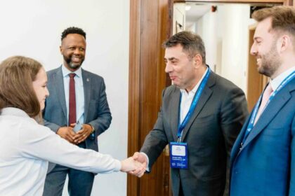 E INFRA si London Business School Burse de 500000 de euro pentru formarea viitorilor lideri romani