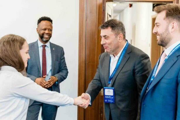 E INFRA si London Business School Burse de 500000 de euro pentru formarea viitorilor lideri romani