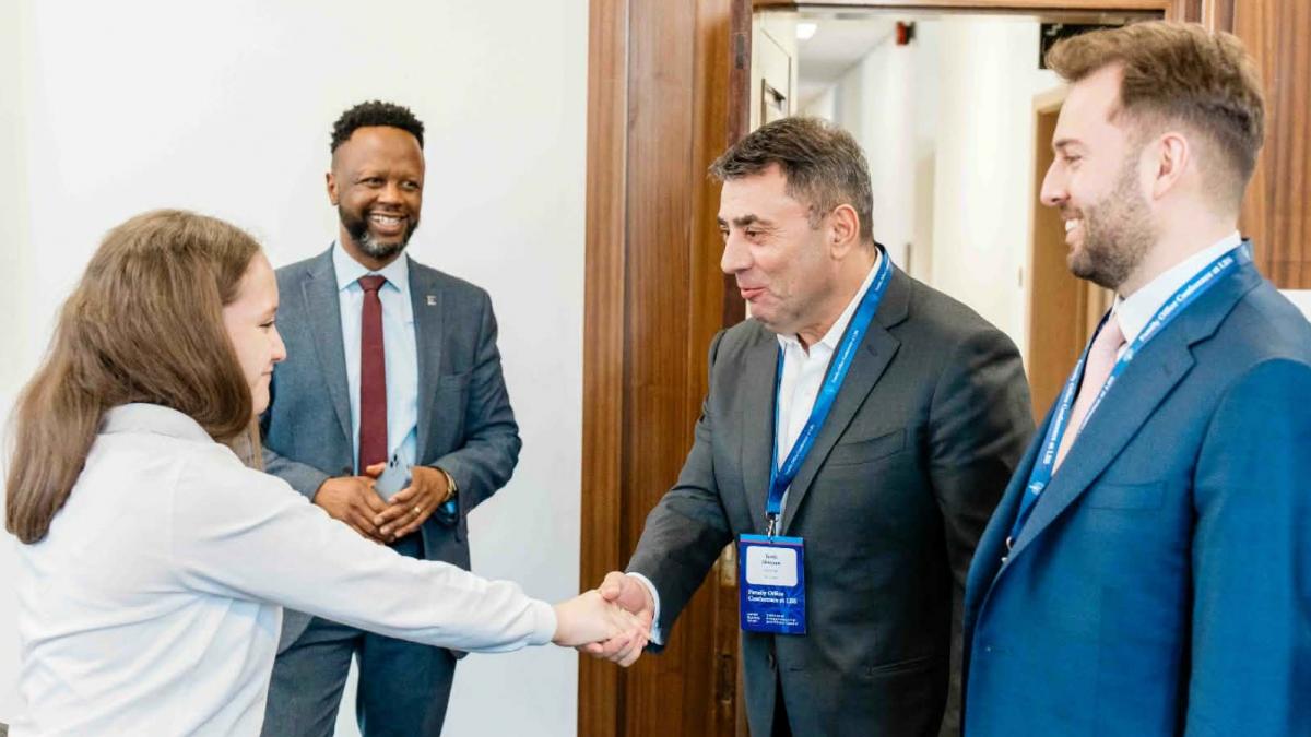 E INFRA si London Business School Burse de 500000 de euro pentru formarea viitorilor lideri romani