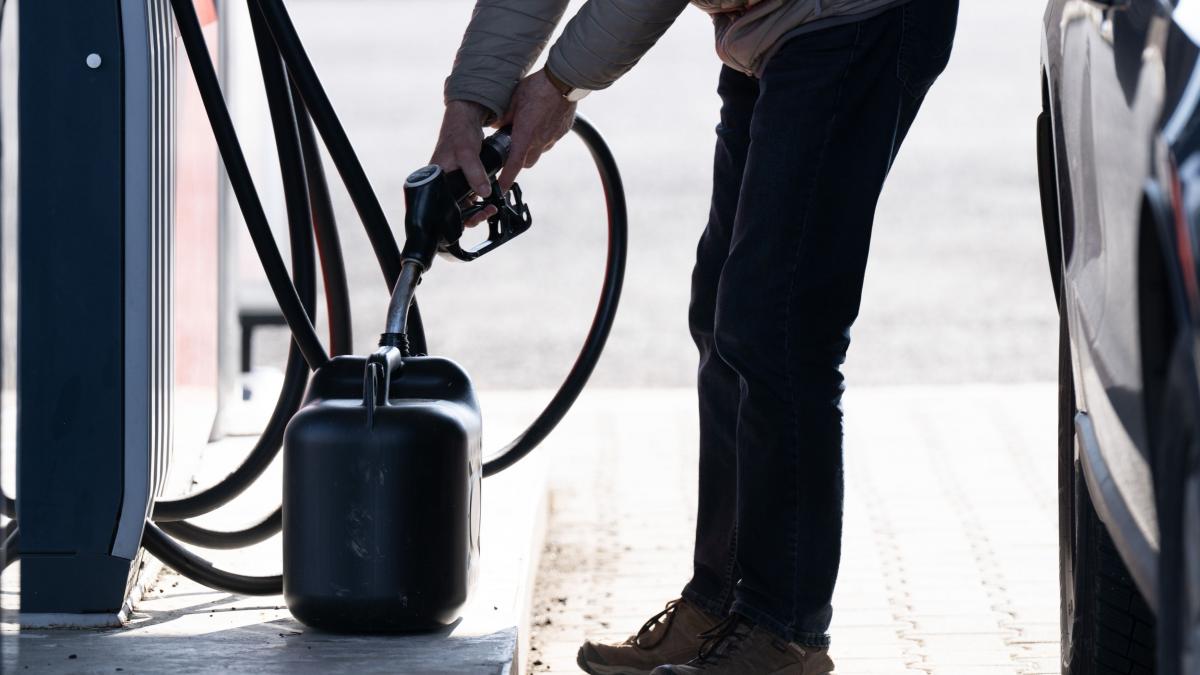 Mai multe statii de carburant au fost amendate de ANAF cu aproape 25000 de euro in urma unor controale desfasurate in timpul crizei