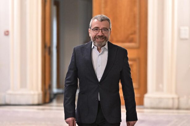 Mesajul unui liberal pentru colegi dupa 36 de ani in PNL Daca ne asezam la masa cu PSD inseamna