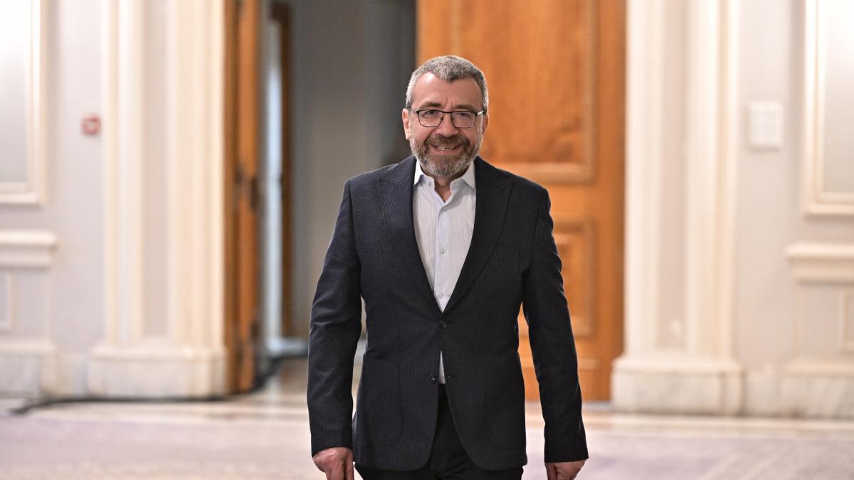 Mesajul unui liberal pentru colegi dupa 36 de ani in PNL Daca ne asezam la masa cu PSD inseamna