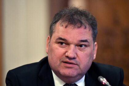 Ministerul Dezvoltarii aloca peste 36 de milioane de euro pentru intarirea unor scoli si blocuri