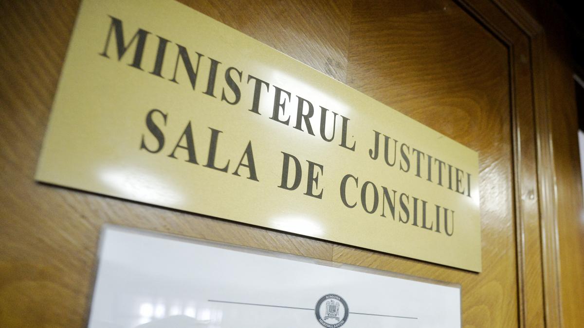 Ministerul Justitiei reia interviurile cu Chiriac Minca si Grigore Iacobici pentru ocuparea functiei de conducere