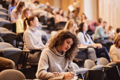 Modificari in programele de studii universitare de master Guvernul elimina anumite domenii si introduce altele in