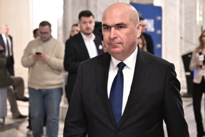 Motinea de cenzura PSD AUR impotriva Guvernului Bolojan prezentata miercuri in sesiunea plenara a Parlamentului