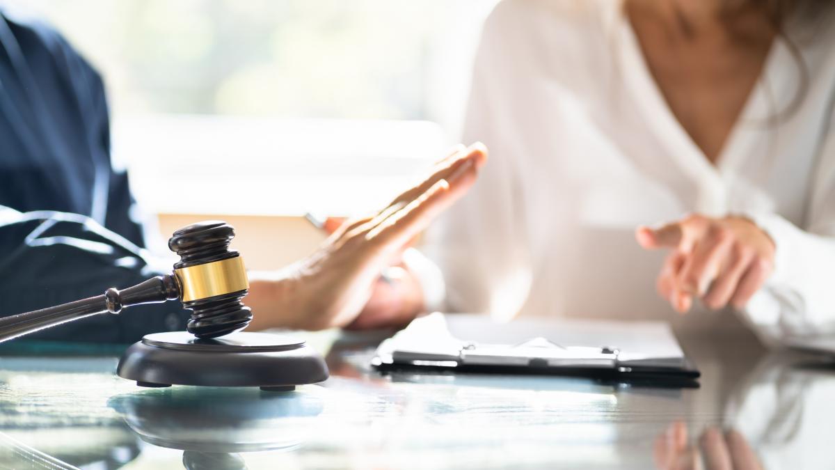 Numele folosit in timpul casatoriei poate fi pastrat dupa divort fara a necesita consimtamantul fostului sot Legea prevede