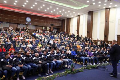 O universitate din Timisora isi propune sa aduca acasa copiii romanilor din diaspora pentru a studia in