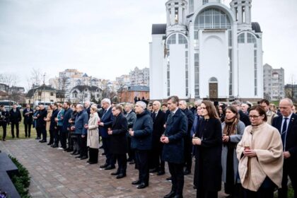 Oana Toiu a fost in vizita la Bucea la patru ani de la masacrul comis de rusi este nevoie de justitie iar