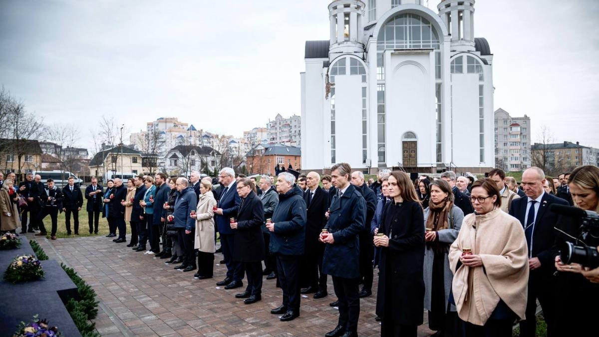 Oana Toiu a fost in vizita la Bucea la patru ani de la masacrul comis de rusi este nevoie de justitie iar
