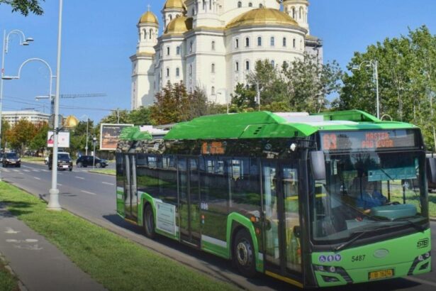 Patru rute de transport public isi vor modifica traseul in weekend cu prilejul Foriilor