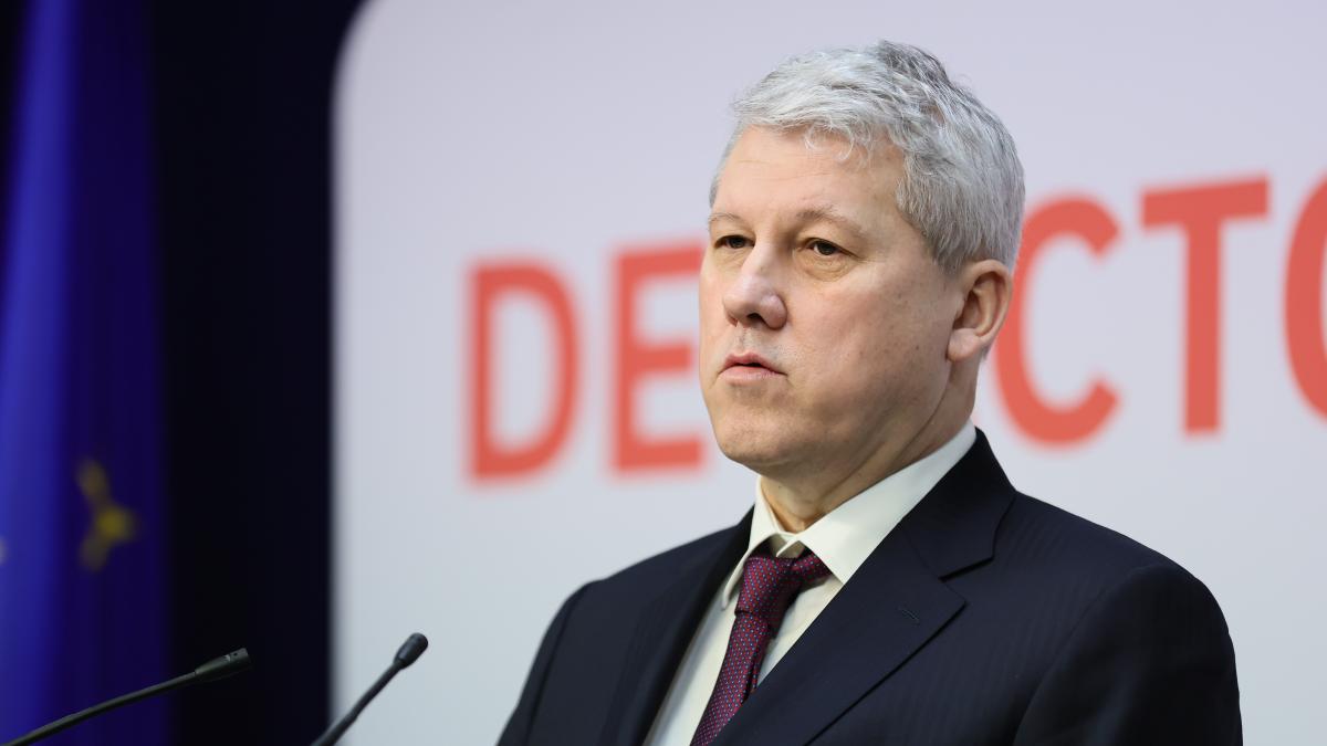 Predoiu mesaj de Ziua Jandarmeriei Granita dintre libertate si anarhie este adesea sub