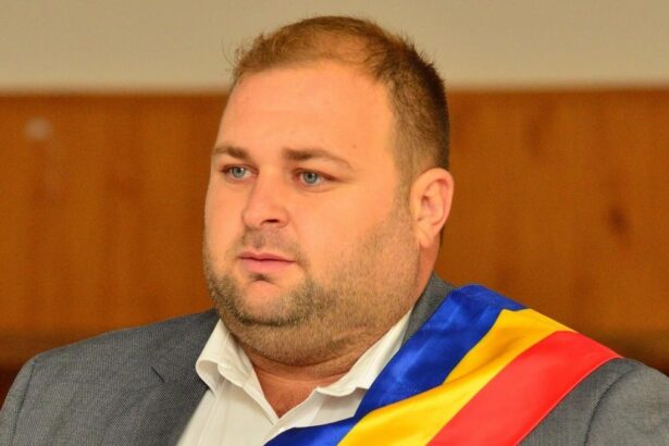 Primarul unei comune din Mures acuzat de furt de energie electrica a fost pus sub control judiciar