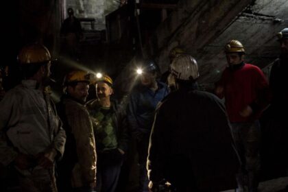 Protest la mina Lupeni Minerii s au baricadat in subteran din cauza contractelor pe termen limitat