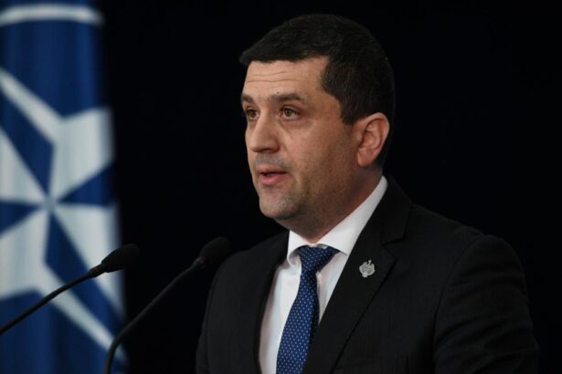 Radu Miruta afirma ca Romania nu poate fi lovita de rachete iraniene Ar fi nevoie de una