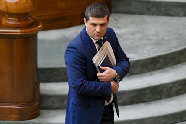 Radu Miruta este acuzat ca s a opus proiectului Cea mai moderna arama de asalt produsa la Cugir