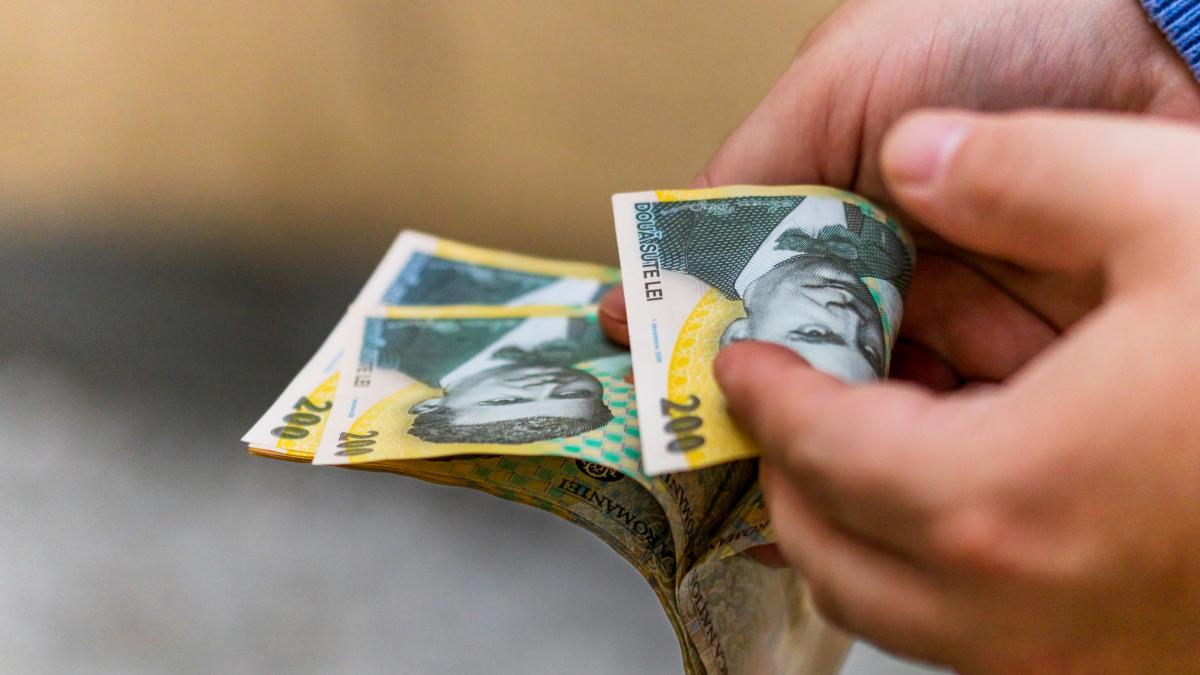 Solutia descoperita de pensionari pentru a face fata majorarii preturilor cauzate de criza combustibililor