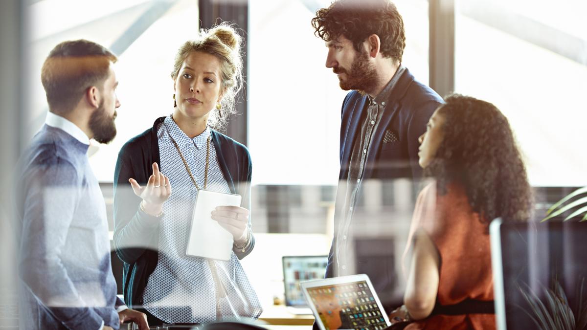 Tinerii migreaza din nou spre vest Ce pierde economia Romaniei Aceasta inseamna si