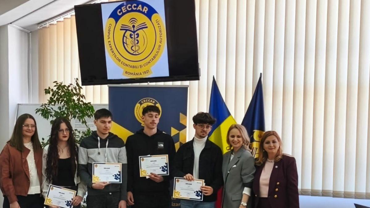 Un numar semnificativ de elevi din Constanta au fost premiati pentru realisarile lor la concursul de educatie
