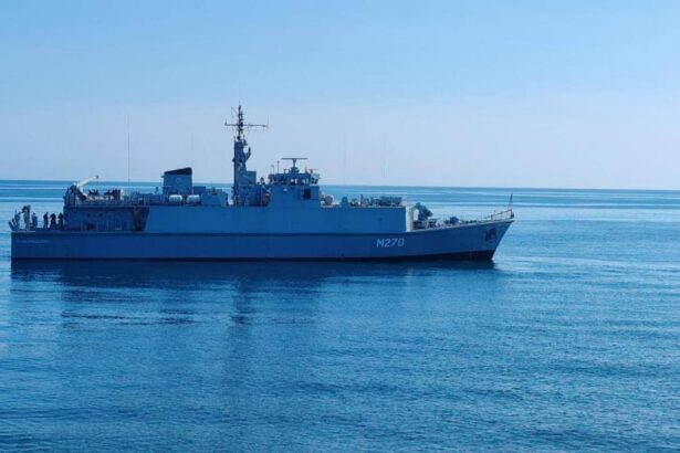 Vanatorul de mine M270 a finalizat misiunea in Marea Neagra MApN Romania angajament pentru