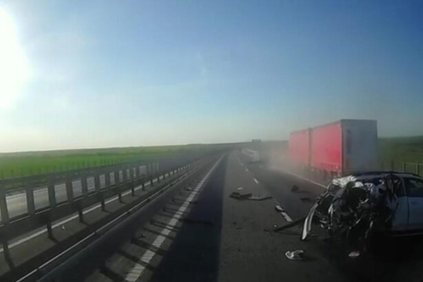 accident tragic pe a1 doi soti au murit dupa ce un tir a lovit o masina pe banda de