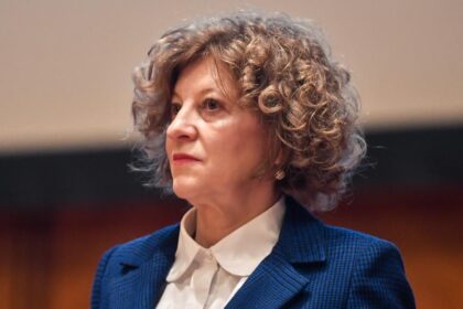 Ce e mail le a trimis Oana Gheorghiu parlamentarilor care au semnat motiunea de cenzura in seara de joi