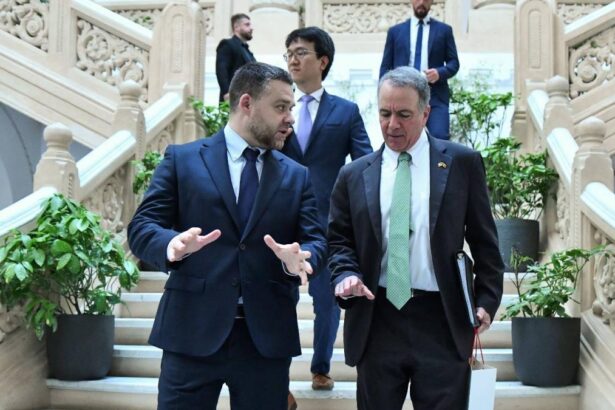 Ciucu a discutat cu ambasadorul SUA in Romania despre linia 6 de metrou care va include statia
