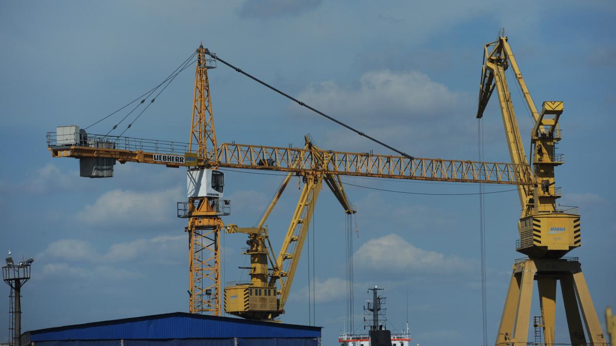 Identificarea unui investitor pentru santierul Mangalia o prioritate deosebita pentru Guvern Darau