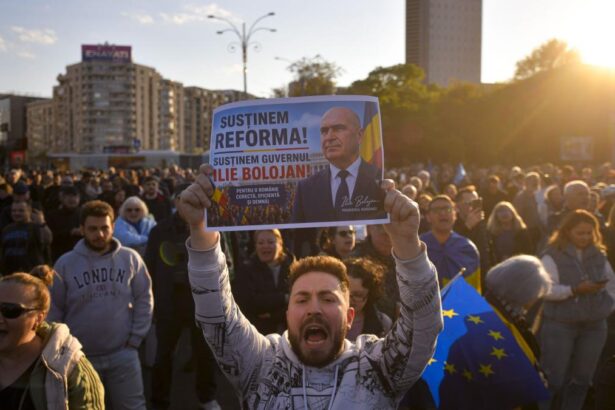 Miting pro Bolojan in Piata Victoriei cu doua zile inainte de votul pe motiunea de cenzura