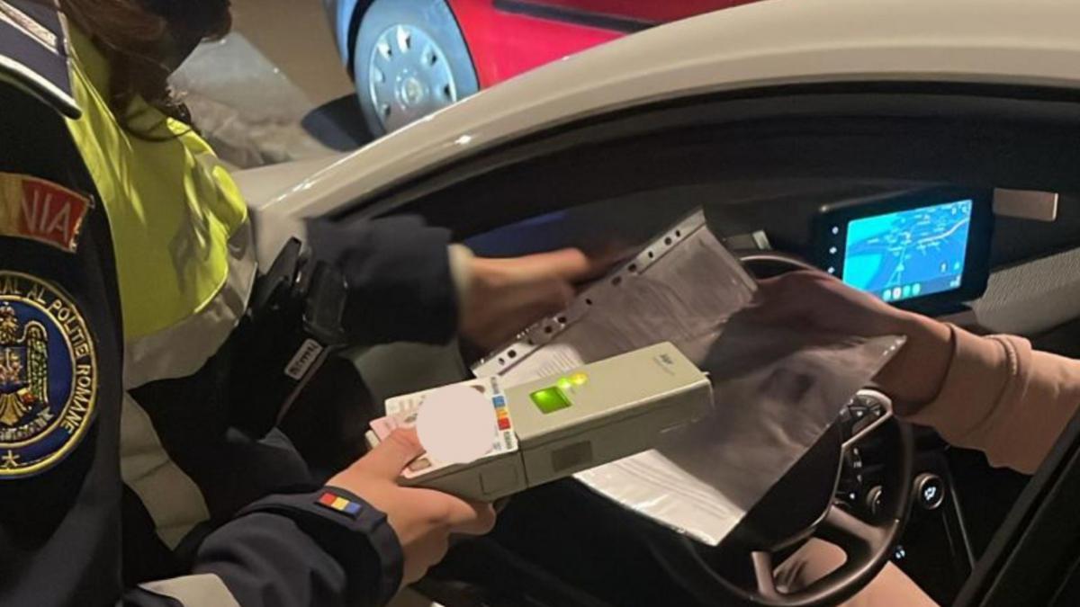 Peste 160 de soferi au fost prinsi conducand sub influenta alcoolului sau a drogurilor in noaptea de 1 spre 2 mai