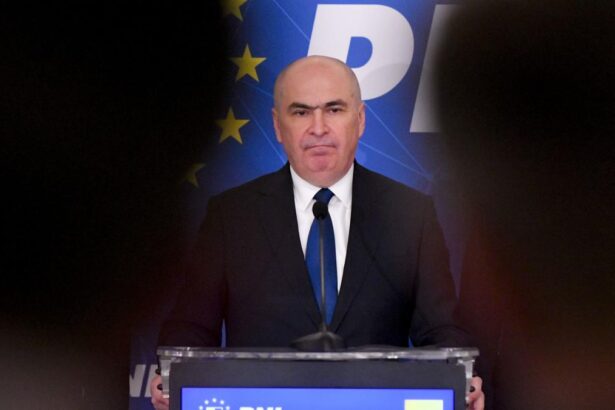 Sondaj CURS inainte de motiune 58 dintre romani cred ca Bolojan ar trebui sa se retraga din functie