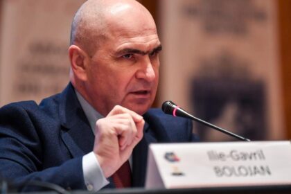 Surse Consiliul Legislativ a dat aviz favorabil legii care interzice cumularea pensiiei cu salariul in sectorul public