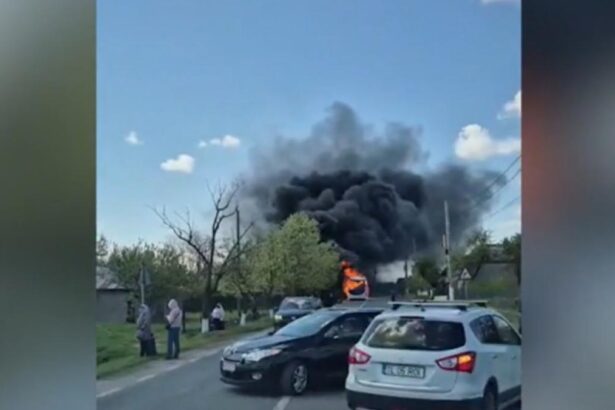 Un autobuz cu 27 de pasageri a fost distrus de flacari in Tulcea Degajari uriase de fum