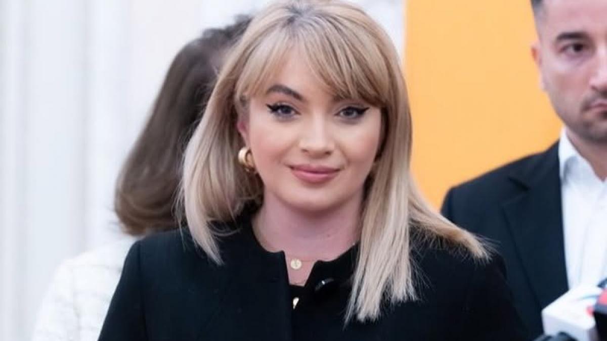 Avocata AUR Silvia Uscov a demisionat din partid acuzandu l pe Simion de preferinta pentru varianta