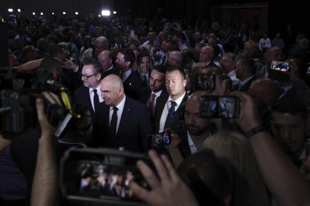 Conflictul intern din PNL persista Liberalii din aripa Vestea cer anularea hotararilor adoptate in Congres