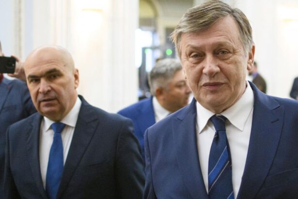 Crin Antonescu il reproseaza pe Bolojan Propunerea de a l numi pe Siegfried Muresan premier este tragica S ar